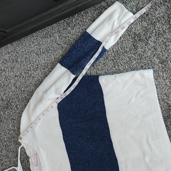 Pink Lily White and Blue Stripe Sweater Size Small - Picture 6 of 10